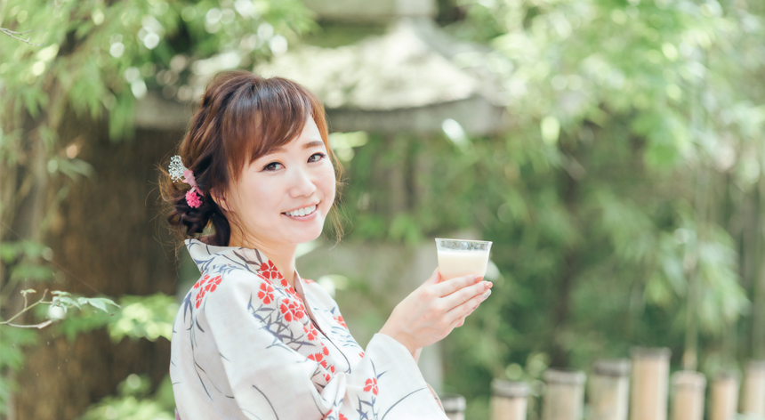 甘酒の旬はいつ？季節ごとの効果的な飲み方と行事での楽しみ方完全ガイド